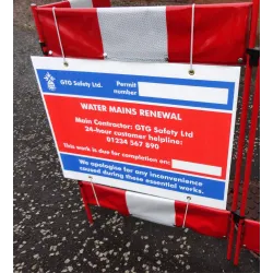 Courtesy Sign with Bungee Ties