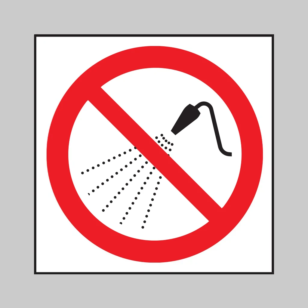 ISO 7010 P016 Do not spray with water