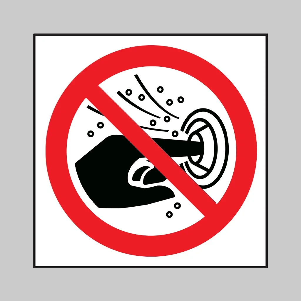 P070 Do Not Put Finger into the Nozzle of a Hydromassage